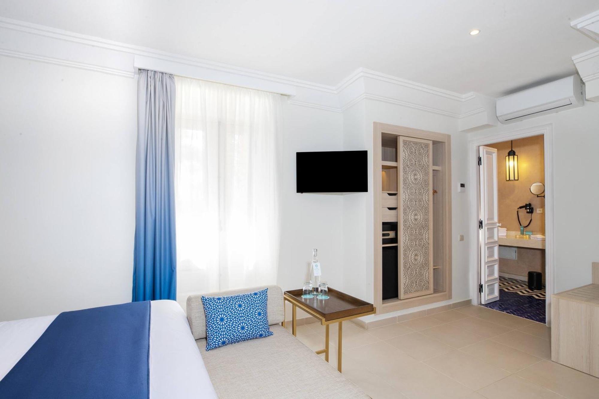 Standard Room,1756737244:JPEG